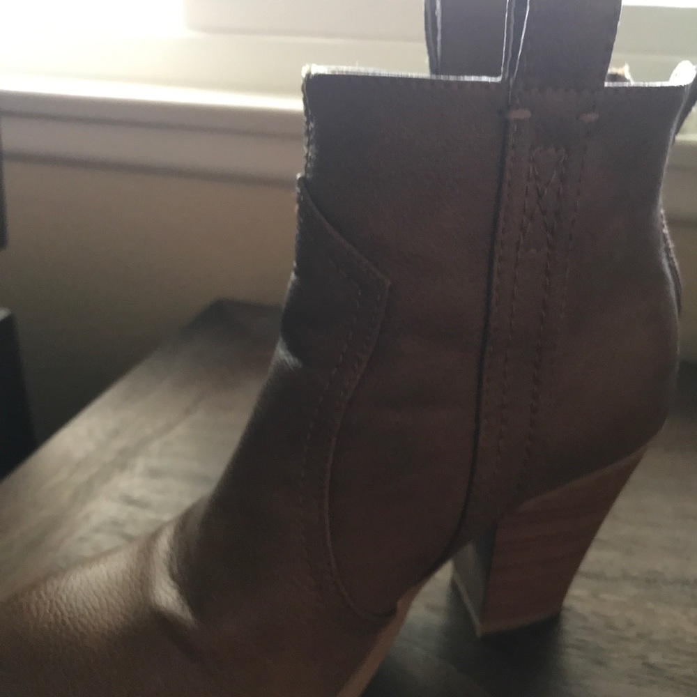 Brown bootie